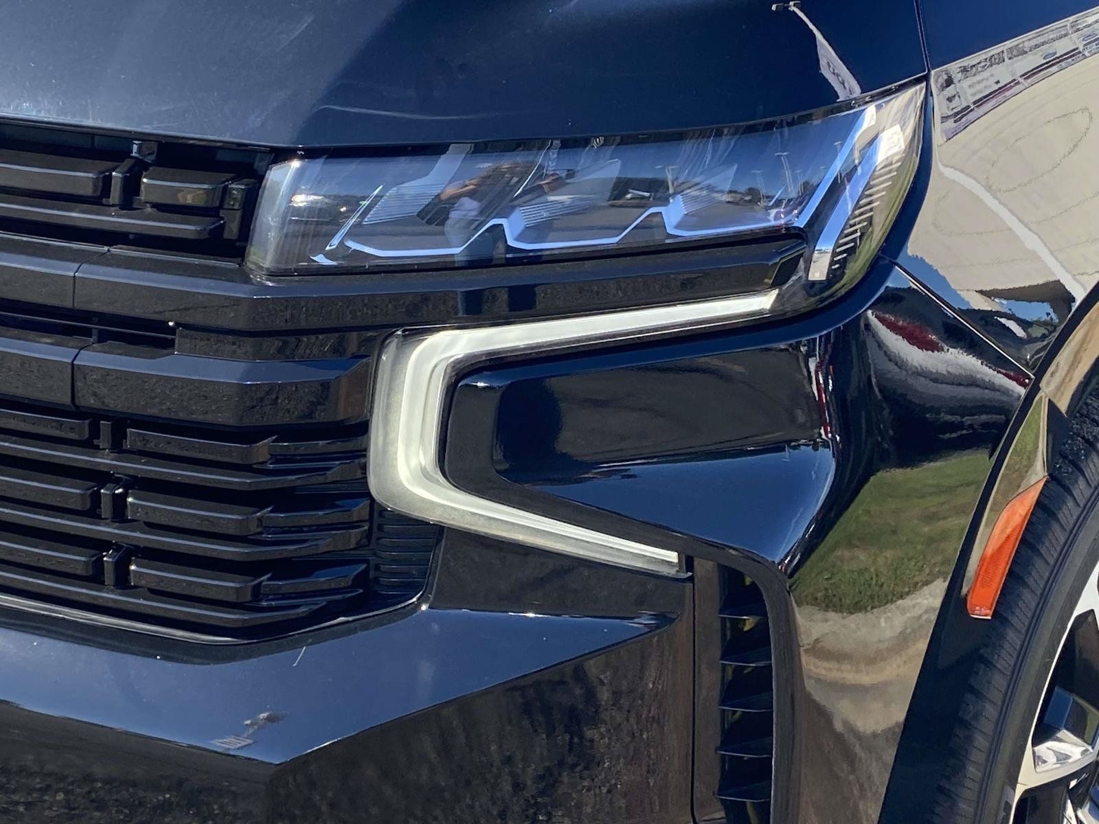 Used 2022 Chevrolet Suburban RST w/ Sport Performance Package AWD/4WD image 5