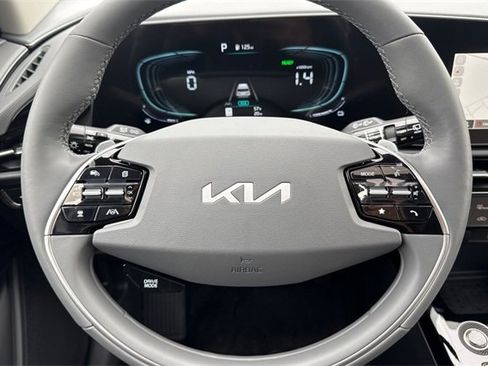 New 2026 Kia Niro SX image 29