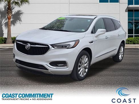 Used 2020 Buick Enclave Essence w/ Sound and Sites Package image 1