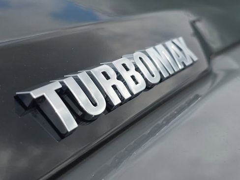 Used 2025 Chevrolet Silverado 1500 Custom Trail Boss AWD/4WD image 9