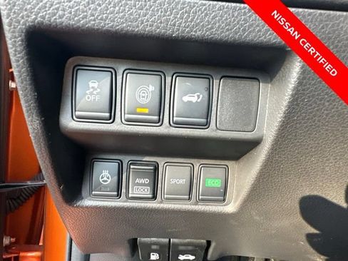 Certified 2017 Nissan Rogue SL AWD/4WD image 17