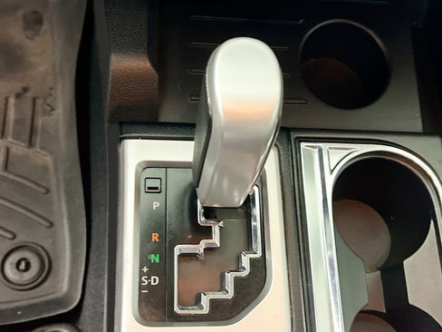 Used 2016 Toyota Tundra SR5 image 24