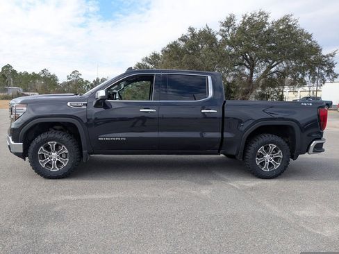 Used 2025 GMC Sierra 1500 SLT image 7