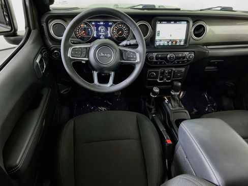 Used 2023 Jeep Wrangler Sahara w/ Safety Group AWD/4WD image 21