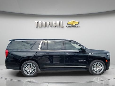Used 2023 GMC Yukon XL Denali w/ Denali Reserve Package AWD/4WD image 6