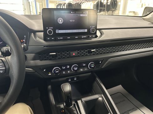 Used 2024 Honda Accord EX image 10
