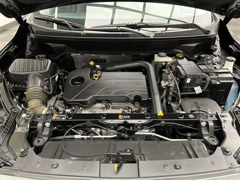 Certified 2024 GMC Terrain SLT image 28