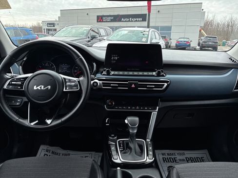 Used 2023 Kia Seltos S w/ Navigation Package AWD/4WD image 19