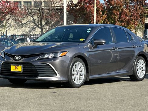 Used 2023 Toyota Camry LE image 9