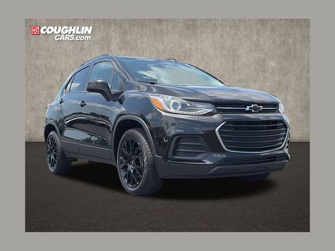 Used 2022 Chevrolet Trax LT w/ Midnight Edition AWD/4WD image 1