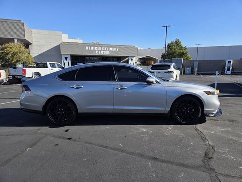 Used 2023 Honda Accord Touring image 7