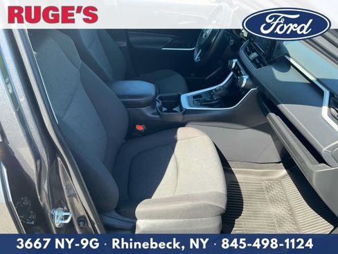 Used 2021 Toyota RAV4 XLE w/ XLE Grade Weather Package AWD/4WD image 11