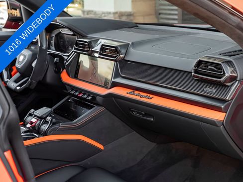 Used 2025 Lamborghini Urus SE AWD/4WD image 33