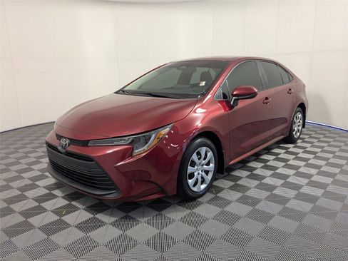 Certified 2023 Toyota Corolla LE image 2