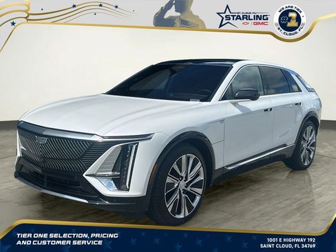 Used 2025 Cadillac Lyriq Luxury w/ LPO, Floor Liner Package AWD/4WD image 1