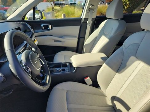 Certified 2024 Kia Sorento S w/ Panoramic Sunroof Package image 16