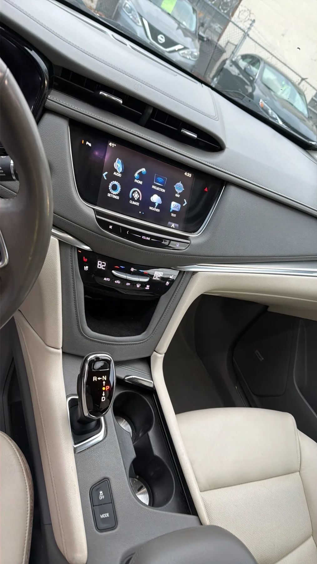 Used 2017 Cadillac XT5 Premium Luxury FWD image 25