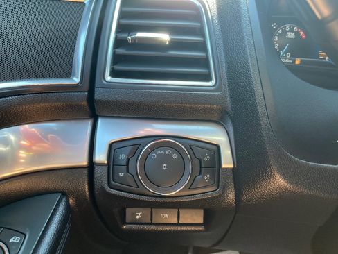 Used 2018 Ford Explorer Limited w/ Equipment Group 301A AWD/4WD image 22