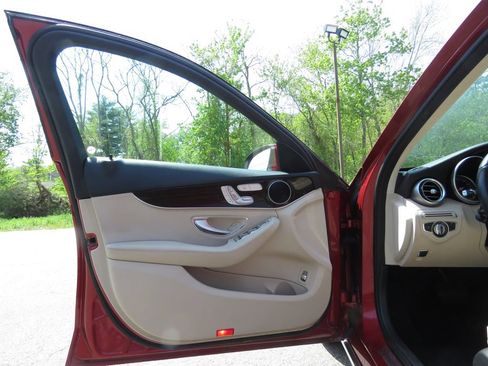 Used 2018 Mercedes-Benz C 300 4MATIC Sedan image 9