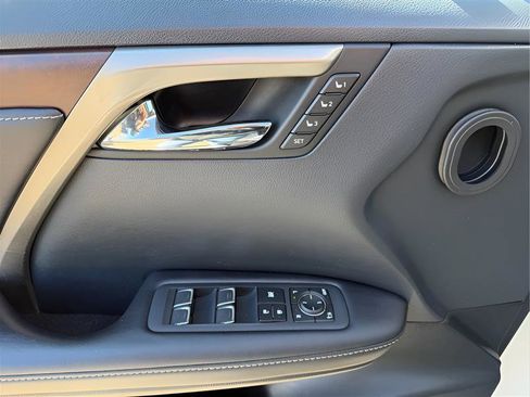 Used 2020 Lexus RX 350L FWD image 26