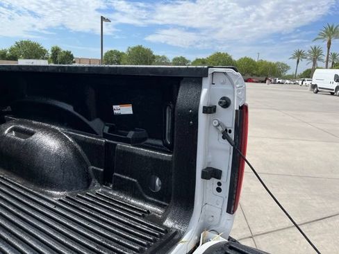 Used 2025 RAM 1500 Laramie AWD/4WD image 9