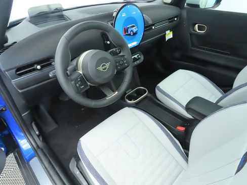 Used 2026 MINI Cooper 4-Door Hardtop FWD image 15