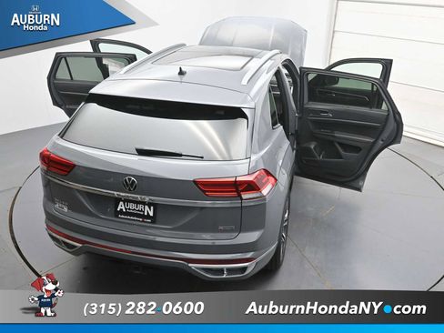 Used 2020 Volkswagen Atlas Cross Sport SEL Premium R-Line AWD/4WD image 41