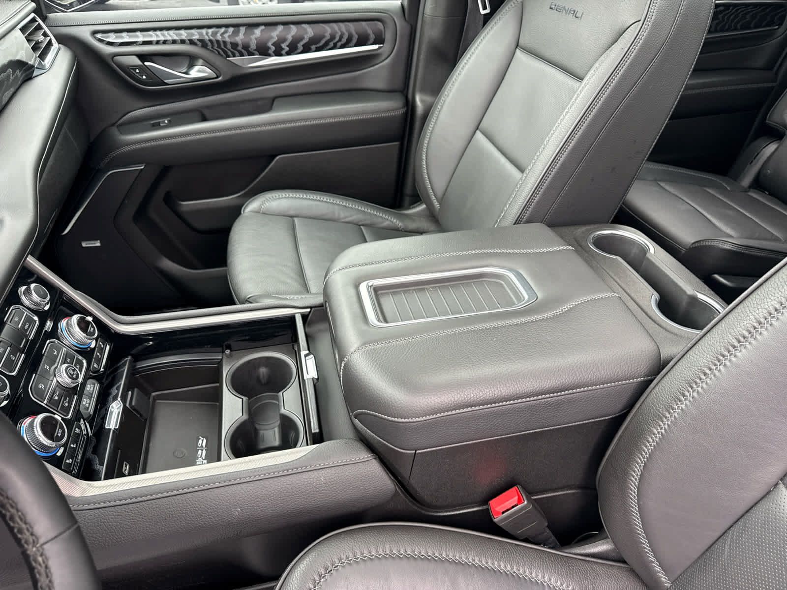Certified 2023 GMC Yukon XL Denali AWD/4WD image 22