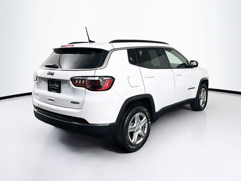 Used 2023 Jeep Compass Latitude AWD/4WD image 9