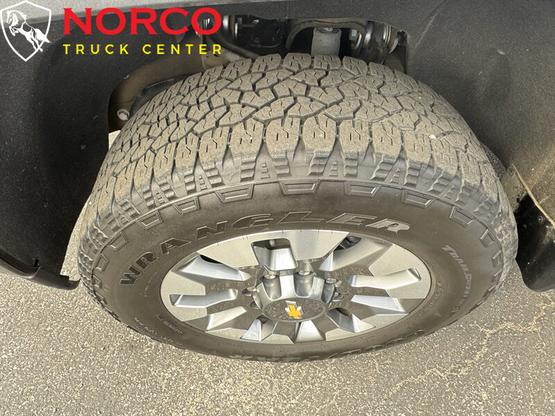Used 2022 Chevrolet Silverado 2500 Custom w/ Custom Convenience Package AWD/4WD image 17