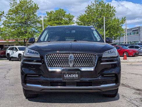 Used 2024 Lincoln Aviator AWD image 2