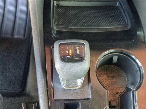 Used 2023 Nissan Rogue SV w/ SV Premium B Package image 12