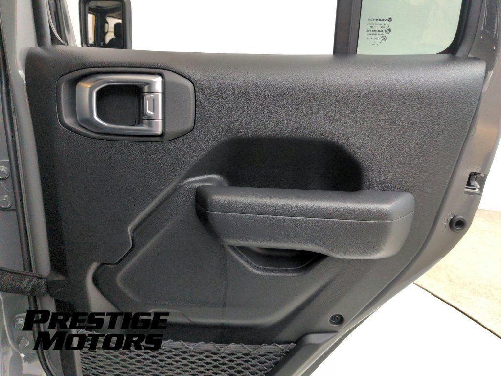 Used 2023 Jeep Wrangler Unlimited w/ Cold Weather Group AWD/4WD image 28