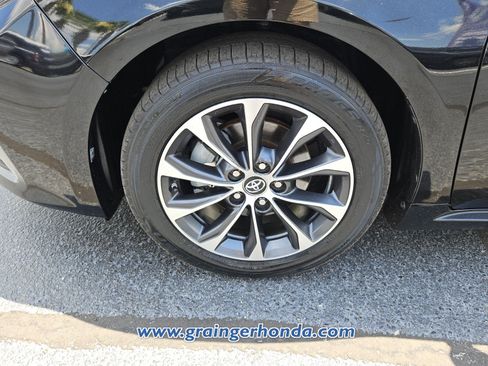 Used 2016 Toyota Avalon XLE Plus FWD image 9