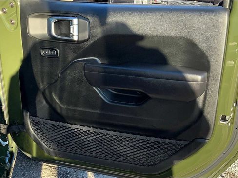 Used 2020 Jeep Wrangler Sport image 20