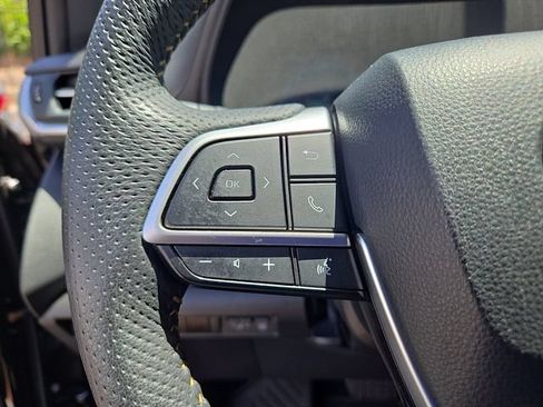 Used 2025 Toyota Sienna XLE Woodland Edition AWD/4WD image 21