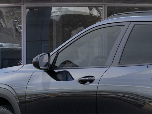 New 2026 Chevrolet Trax LT w/ Midnight Edition FWD image 12