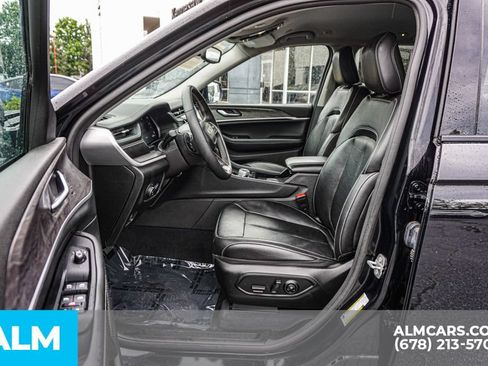 Used 2023 Jeep Grand Cherokee Limited AWD/4WD image 19