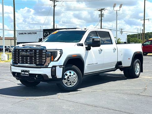 Used 2024 GMC Sierra 3500 Denali Ultimate AWD/4WD image 2