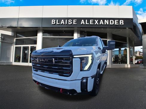 Used 2024 GMC Sierra 2500 AT4 w/ AT4 Premium Plus Package image 10