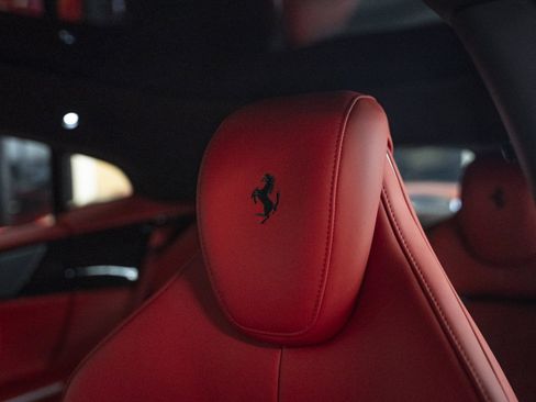 Used 2025 Ferrari Purosangue AWD/4WD image 34