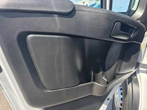 Used 2024 RAM ProMaster 2500 w/ Convenience Group FWD image 13