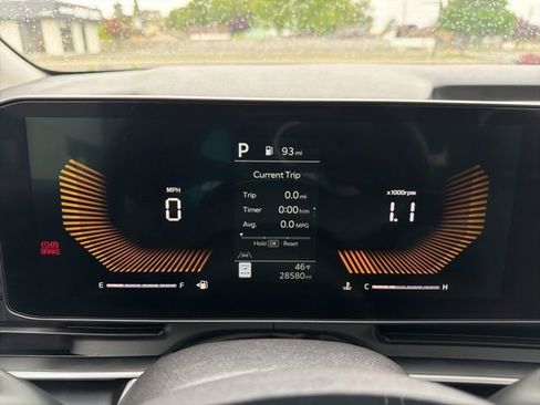Used 2025 Kia Carnival FWD image 24