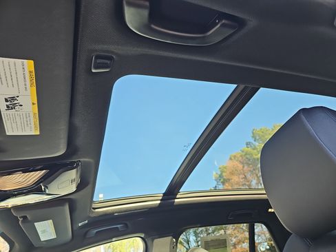 Used 2020 BMW X5 xDrive40i w/ Premium Package image 32