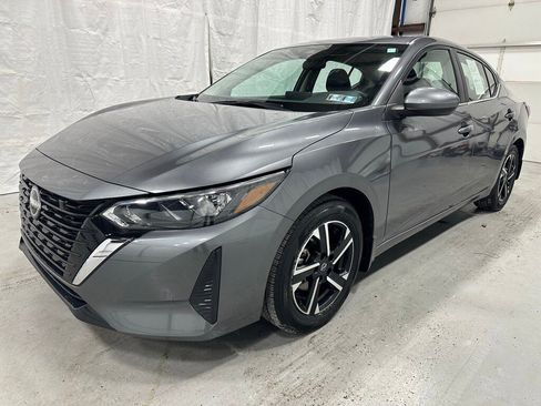 Used 2025 Nissan Sentra SV image 3