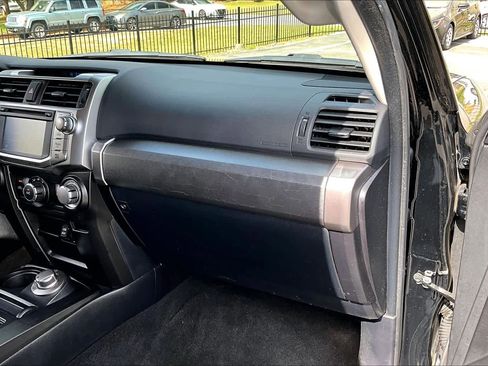 Used 2018 Toyota 4Runner SR5 image 18