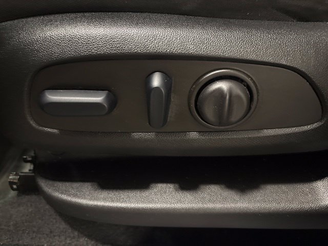 Used 2024 Chevrolet Equinox LT FWD image 13