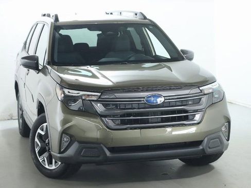 Certified 2026 Subaru Forester Premium AWD/4WD image 2