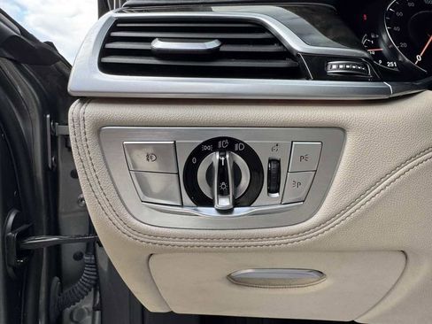 Used 2017 BMW 750i xDrive AWD/4WD image 10