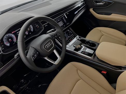 New 2025 Audi Q7 3.0T Premium Plus image 9